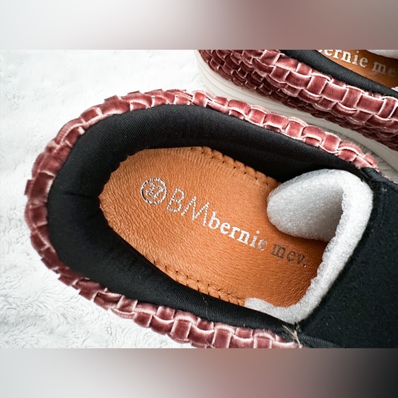 NIB- BERNIE MEV Mid Dynasty Mauve Memory Foam Slip On Sneaker - Picture 11 of 13